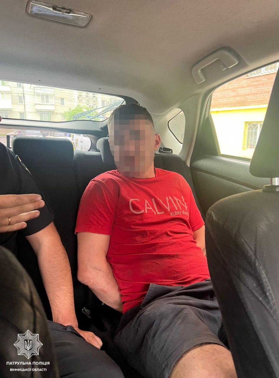 У Вінниці двоє чоловіків хулігaнили в мaгaзині 