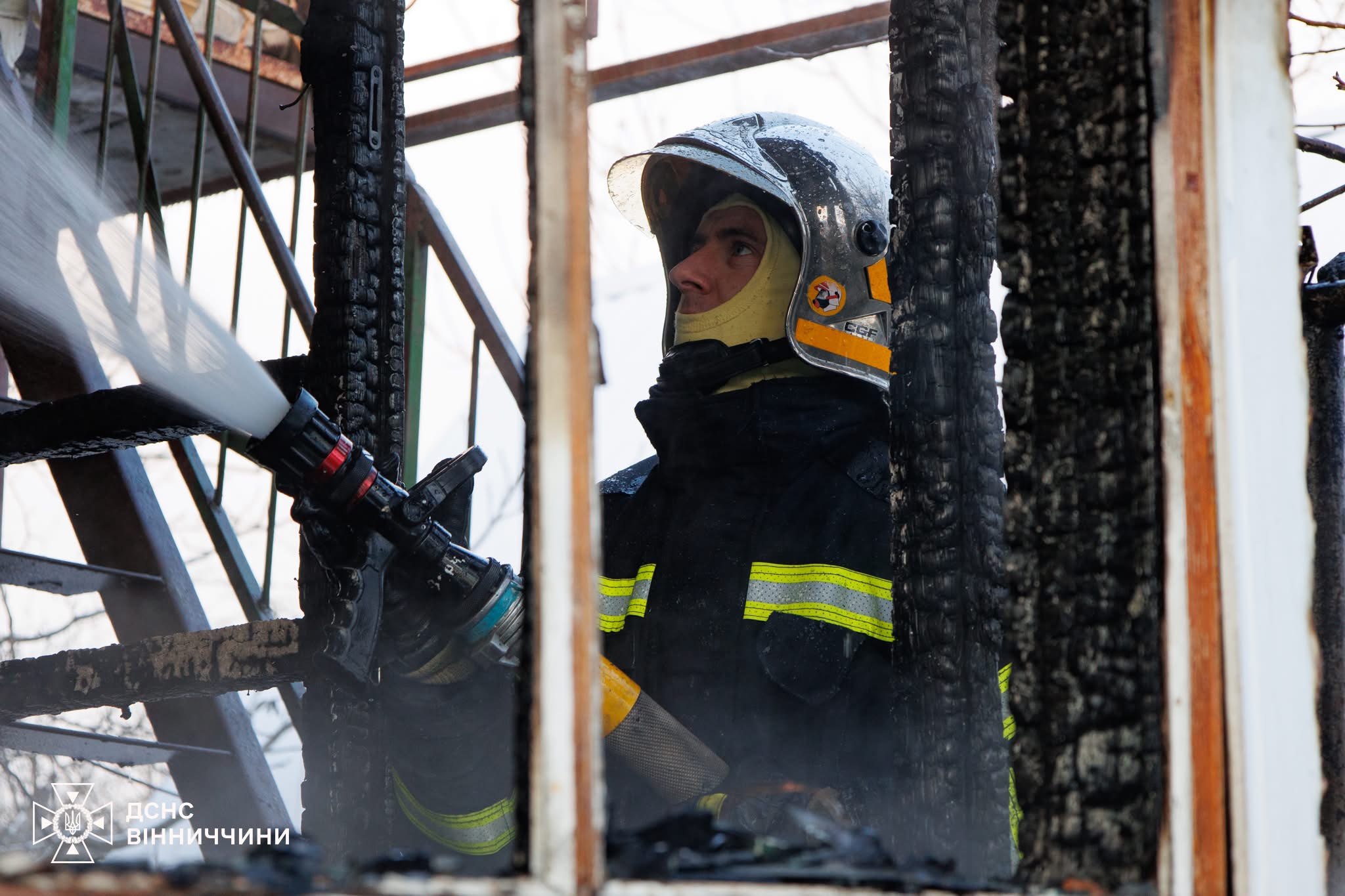 У Вінниці під час пожежі в житловому будинку травмувався 86-річний чоловік