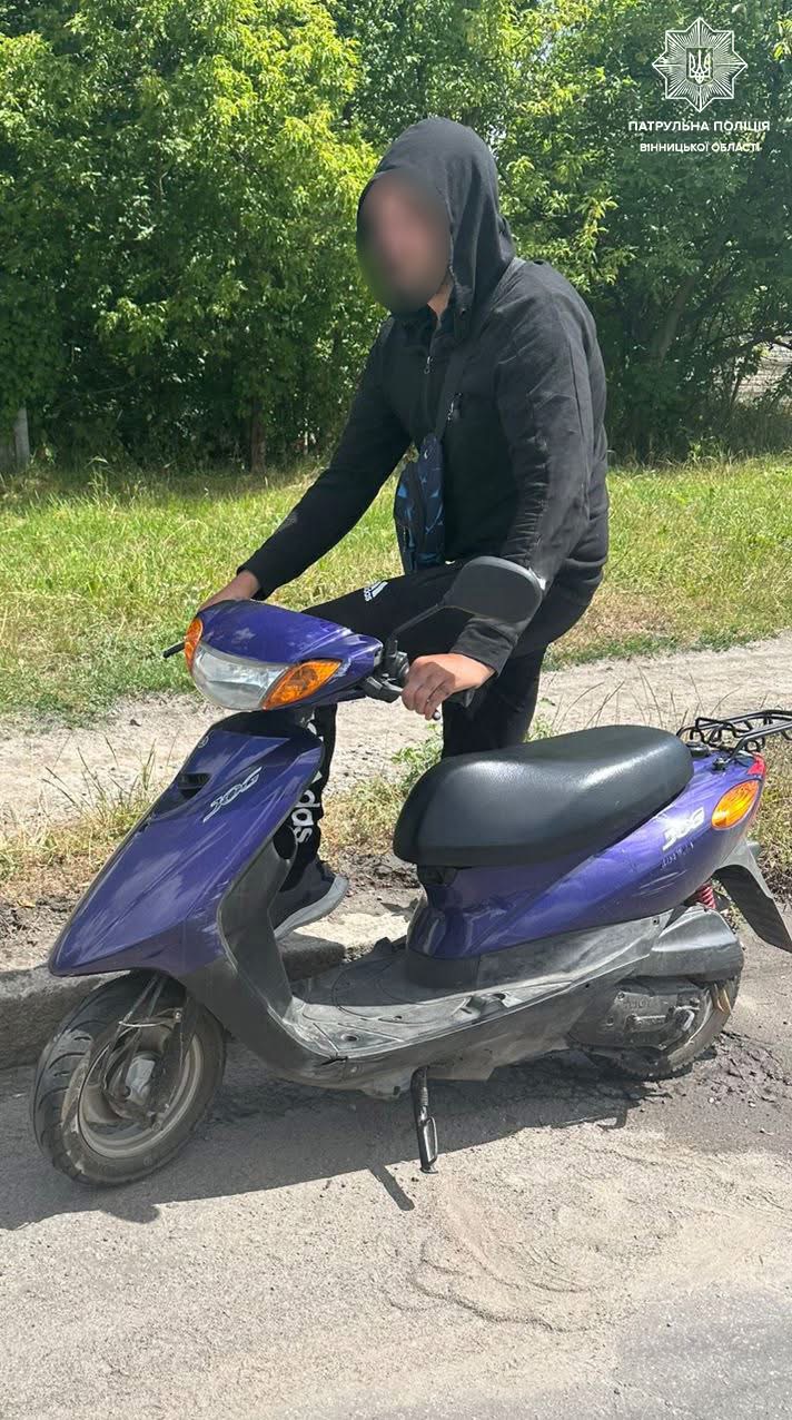 Нетверезий і без прав: у Вінниці водій скутера отримав одразу три адмінматеріали