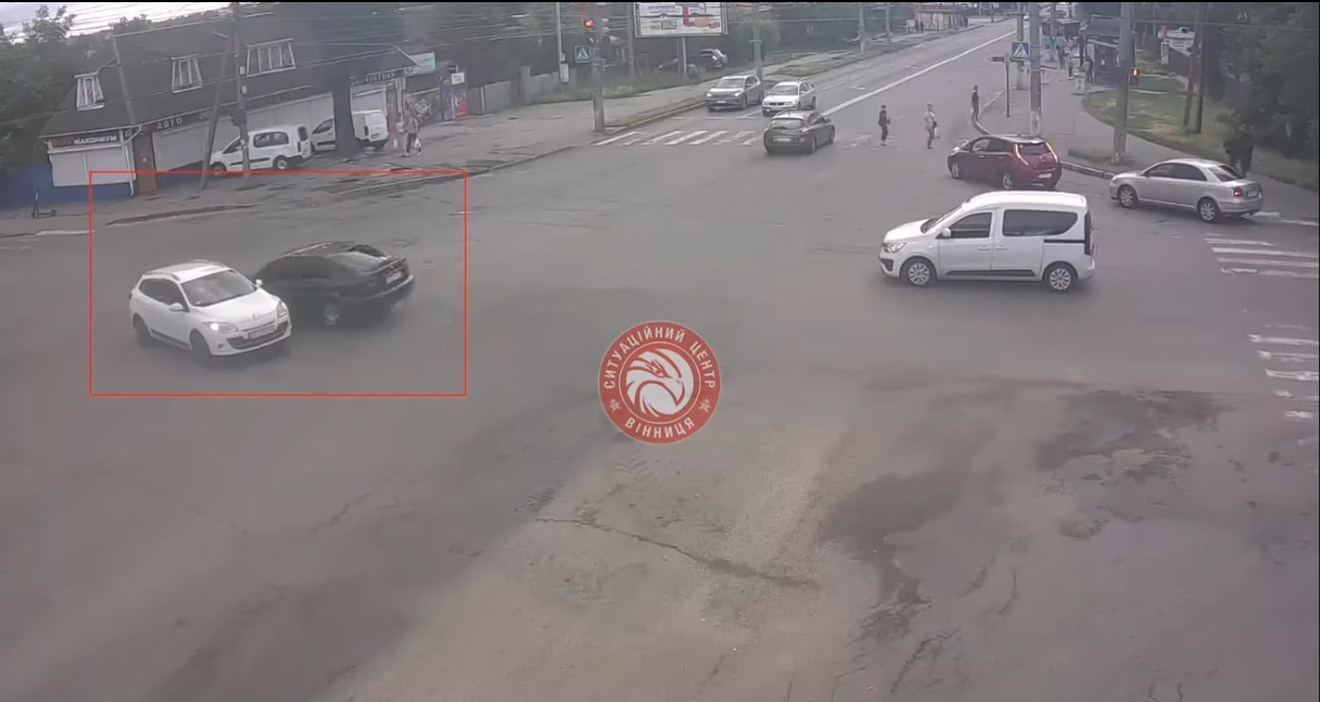 ДТП у Вінниці зафіксували камери відеонагляду: обійшлося без постраждалих