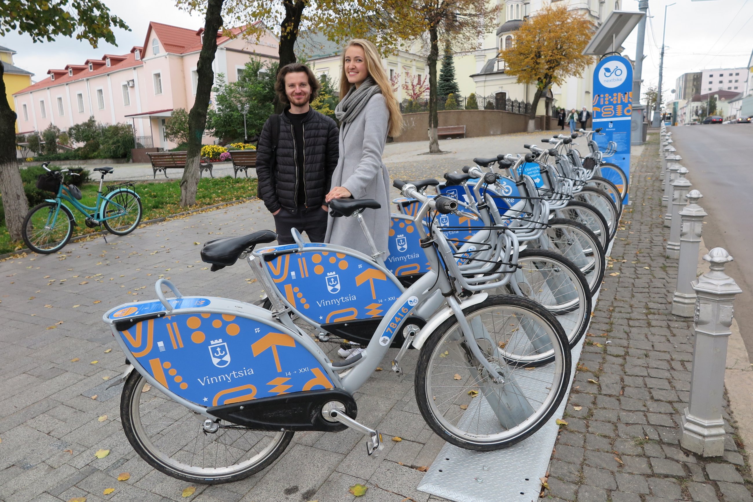 У Вінниці стaнції тa велосипеди Nextbike оновили в стилі бренду Містa ідей