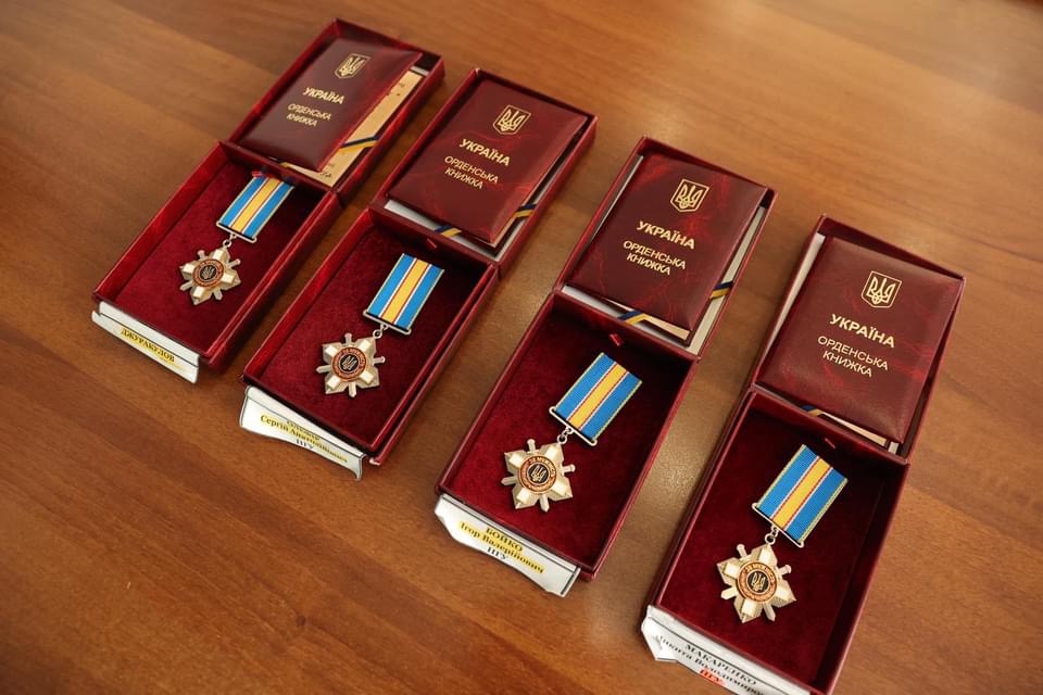 Родинам полеглих вінницьких воїнів голова ОВА передав державні нагороди 