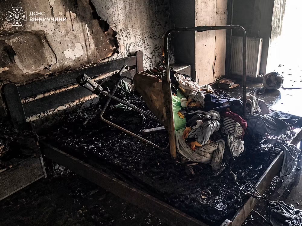 У Вінниці рятувальники ліквідували пожежу в багатоповерхівці: евакуйовано 21 мешканця
