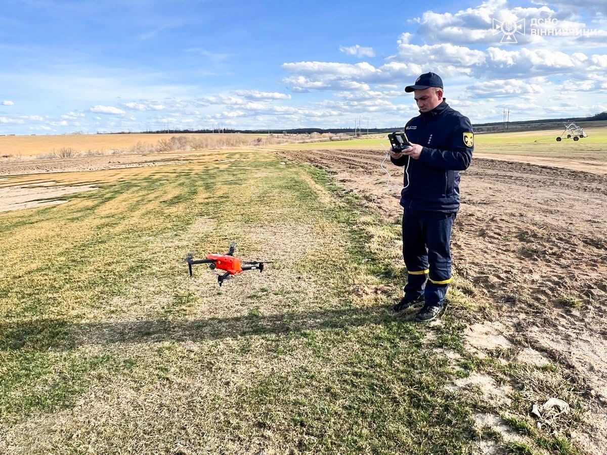 Вінницькі рятувальники контролюють ситуацію з пожежами в екосистемах