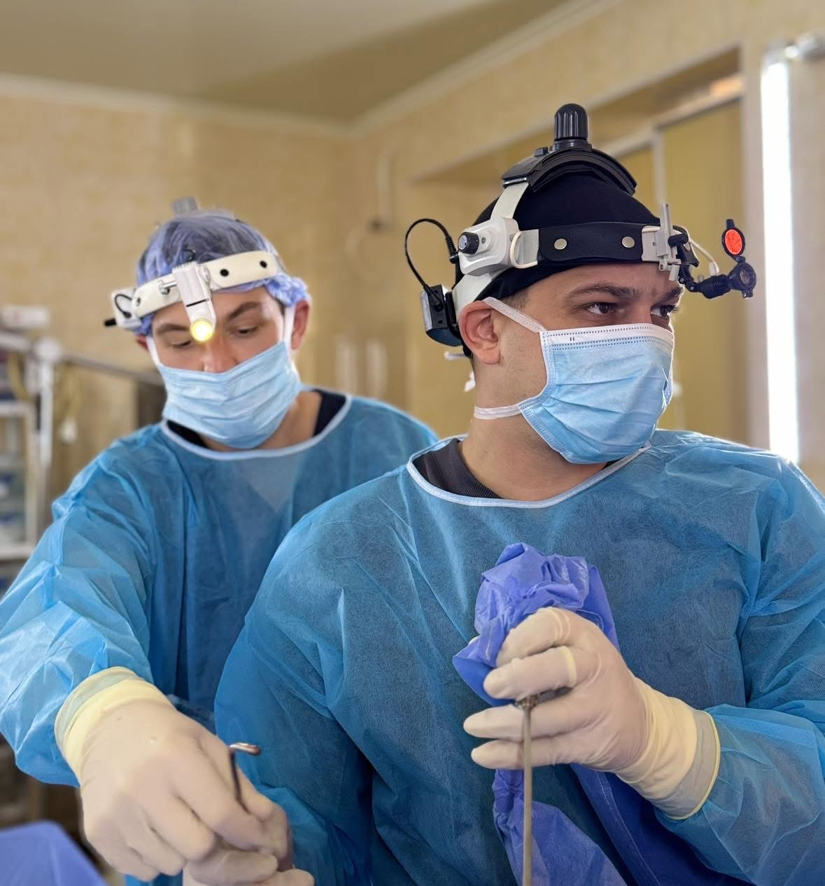 Ювелірна реконструкція дихальних шляхів: у Вінниці рятують життя після найтяжчих травм