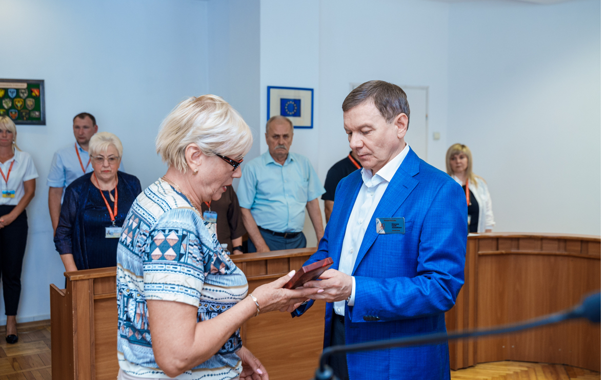 Посмертно вшанували вінничанина-Героя Романа Балабу: йому присвоїли Почесну відзнаку міського голови