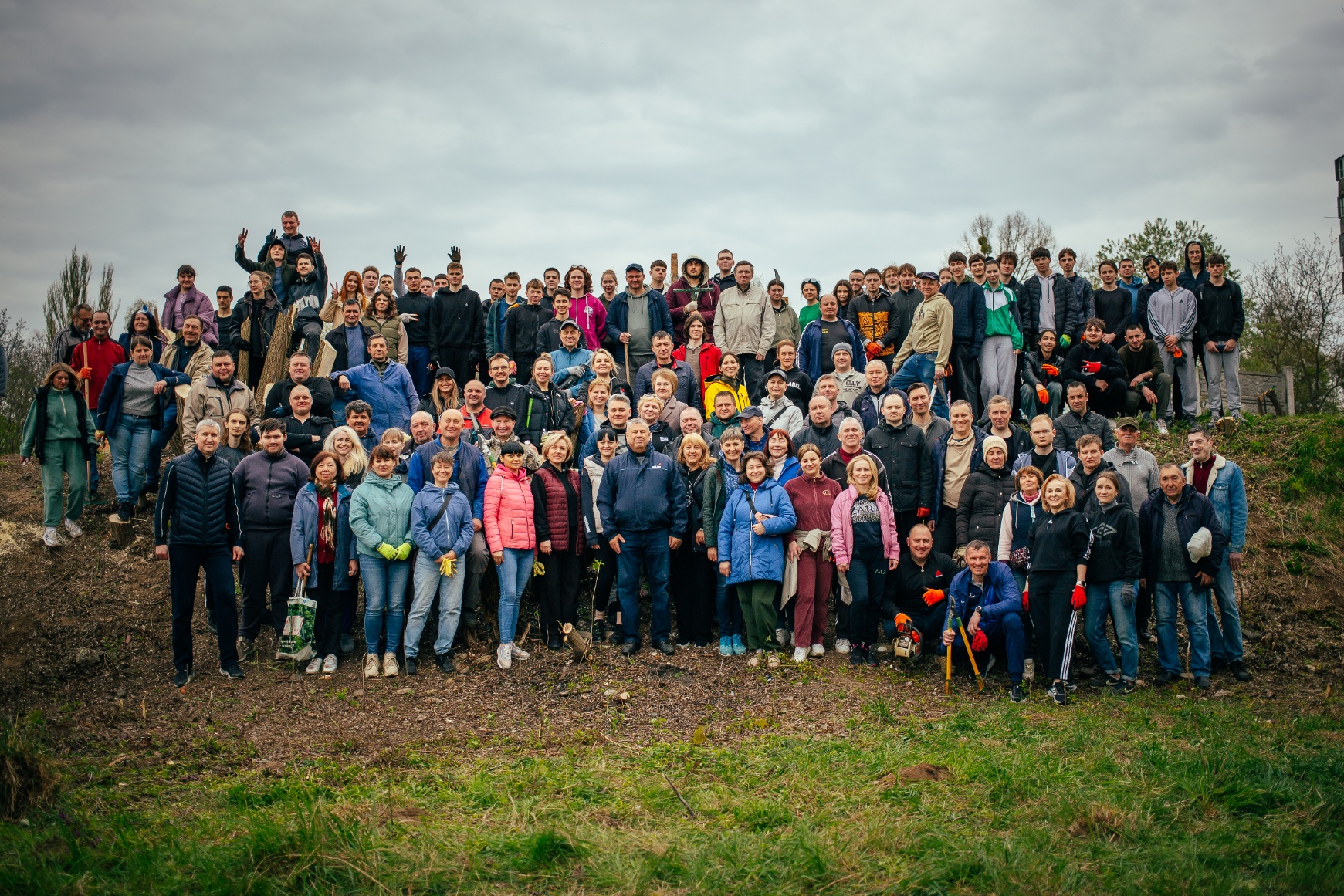 У Вінниці прибрaли територію колишнього льодового комплексу Aйс-aвеню