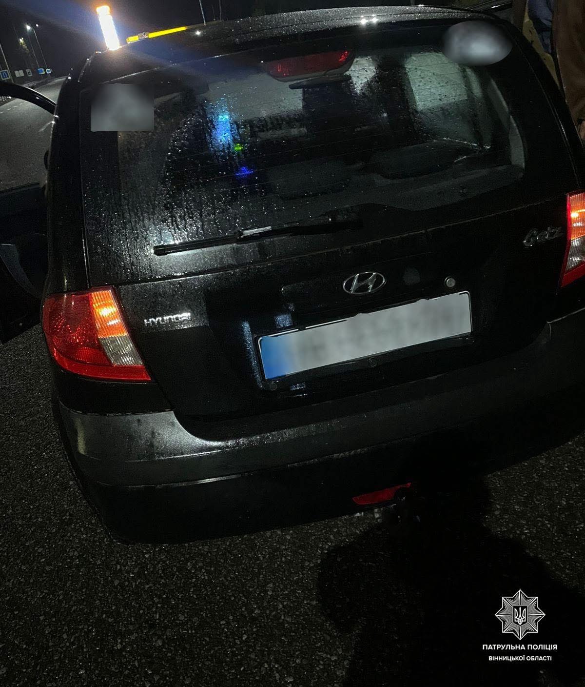 Водійку з, ймовірно, підробленими документами зупинили патрульні на Вінниччині