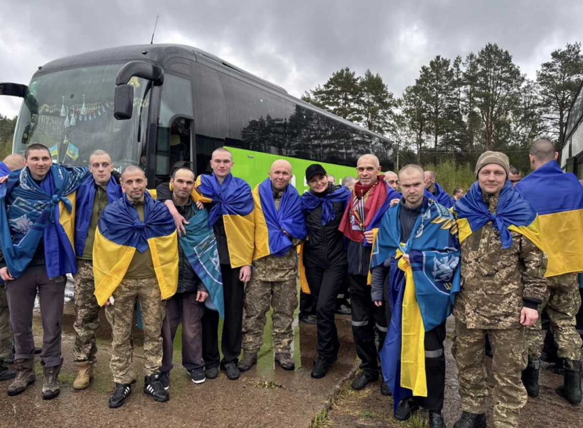 З ворожого полону повернулись троє військових з Вінниччини