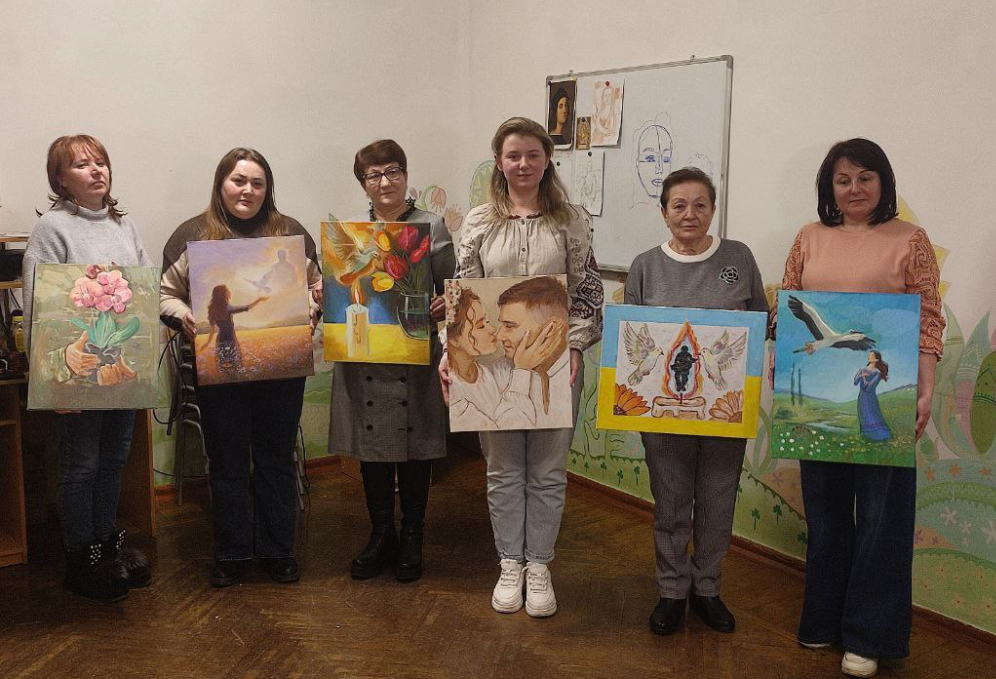 У Вінниці для дружин і матерів полеглих воїнів провели арттерапевтичний проєкт
