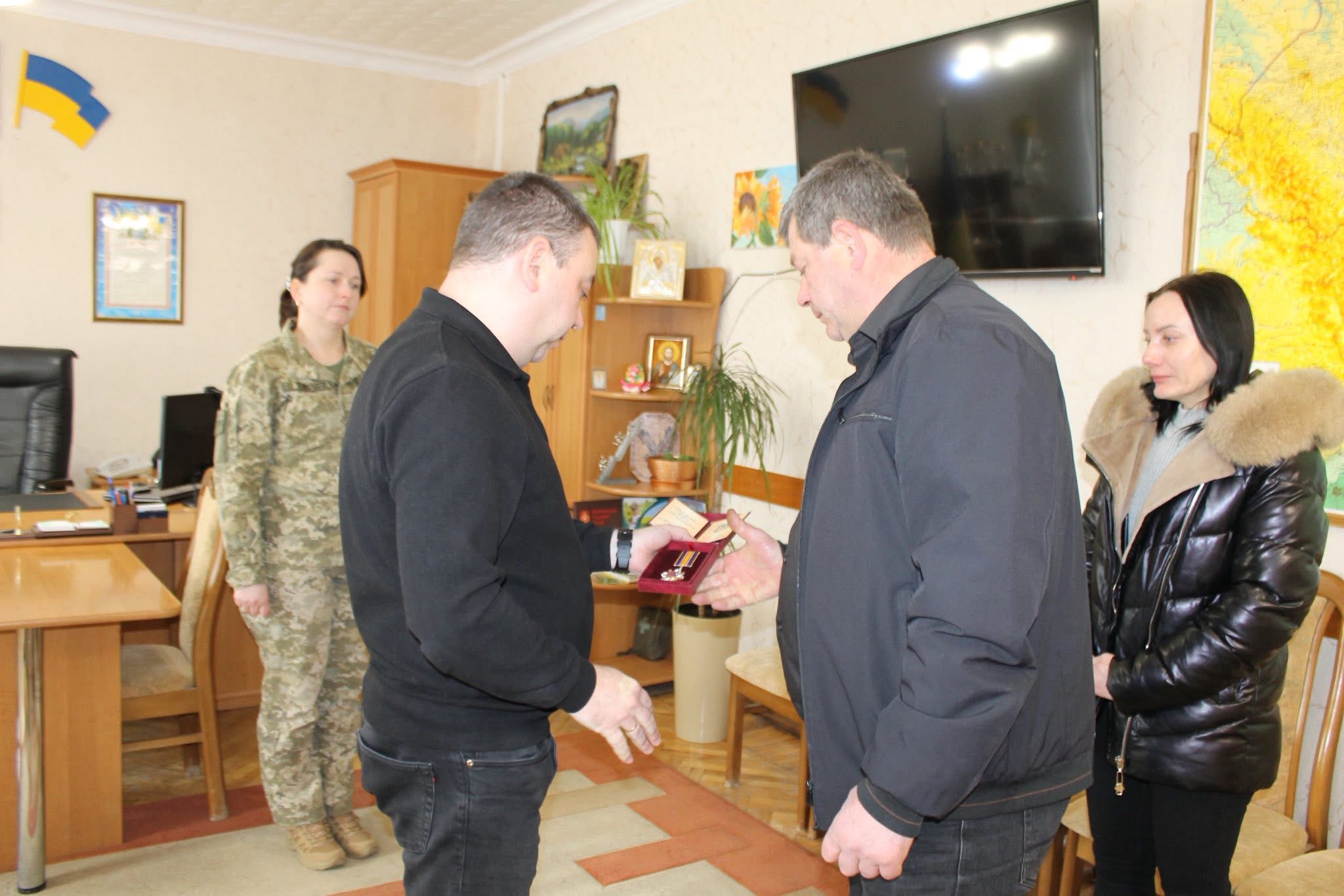 Родині загиблого сержанта Андрія Паридуха вручили державну нагороду