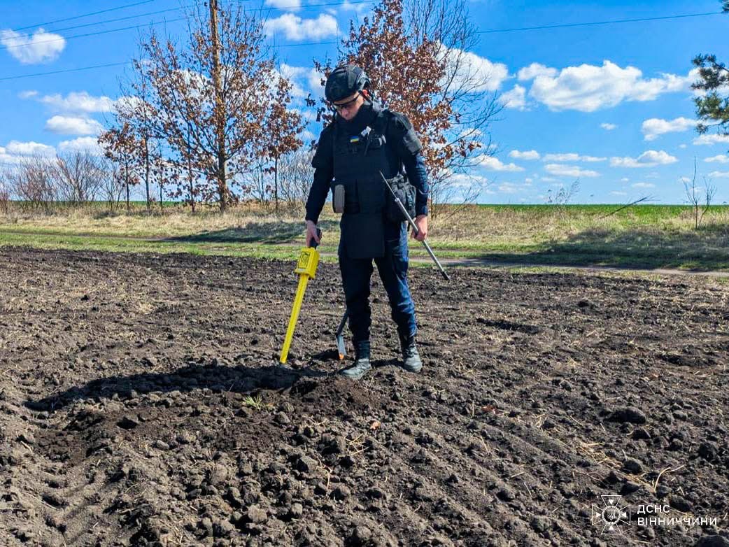 Небезпечна спадщина війни: у лісі поблизу Брицького знищено артснаряд Другої світової