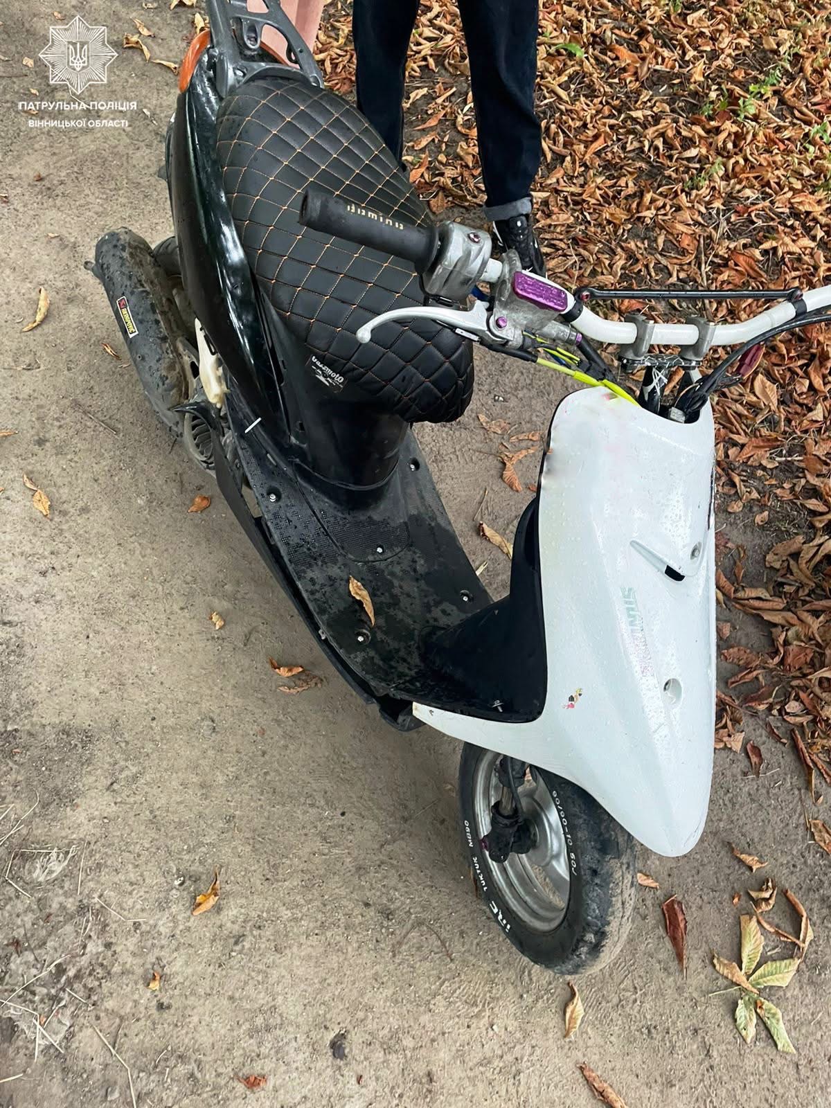 На Вінниччині 13-річний хлопець кермував скутером без прав і шолома