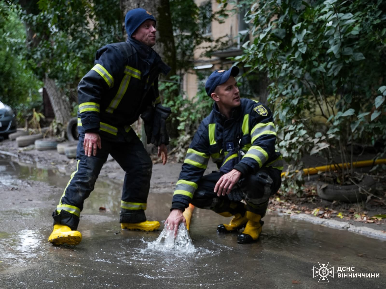 Вінницькі рятувальники допомагають Одесі після повені