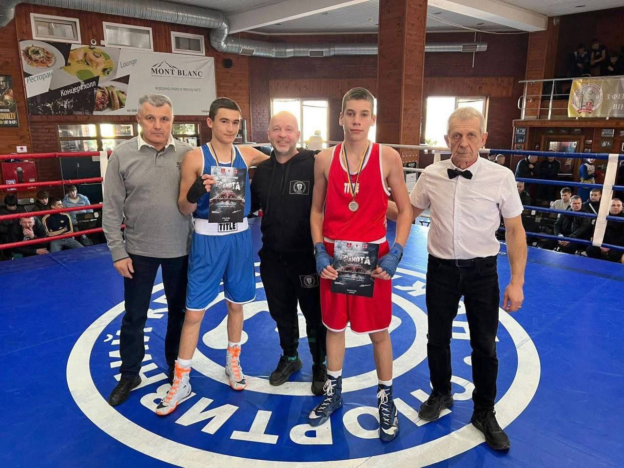 Юні боксери Барської громади здобули медалі на чемпіонаті області