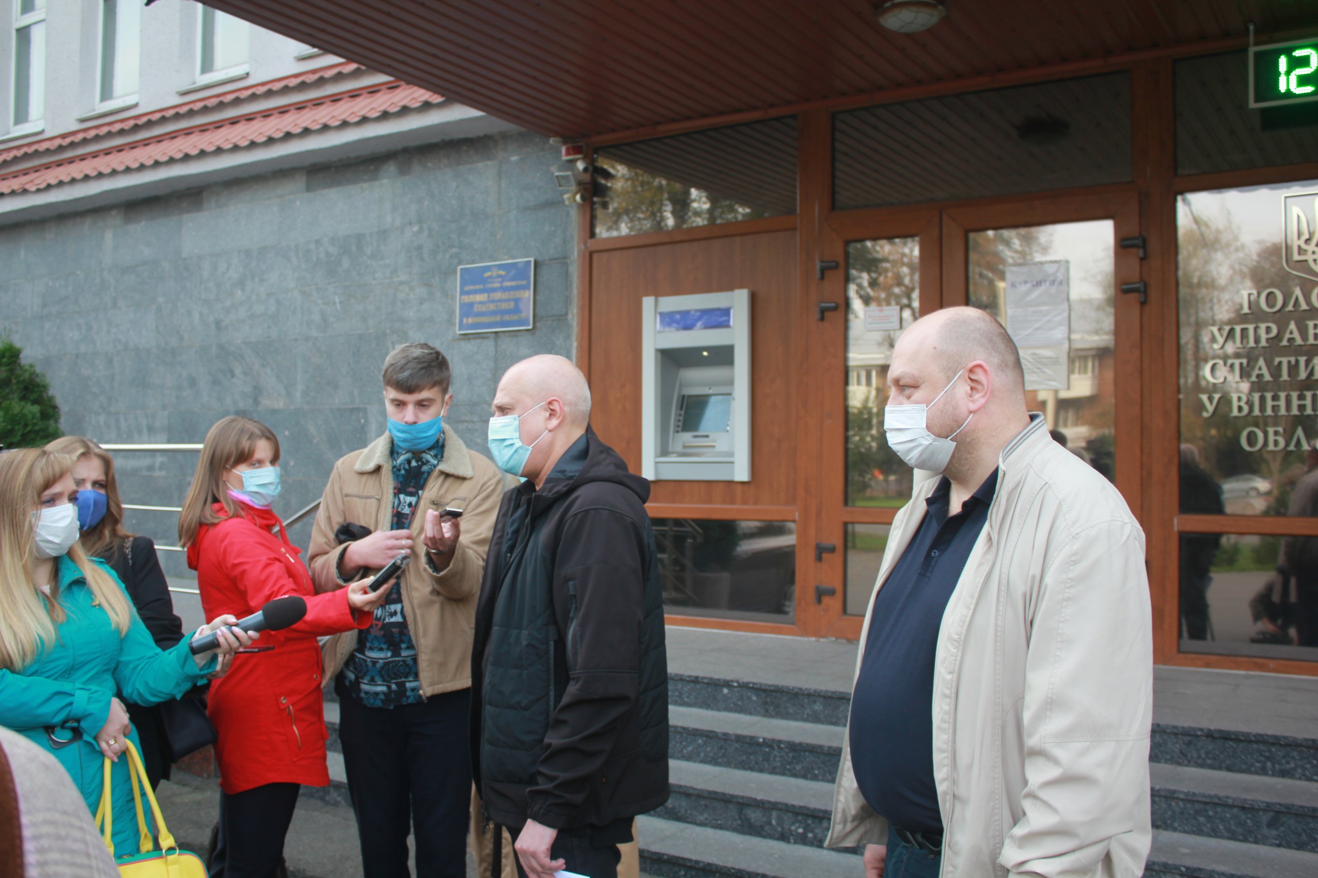 Голосувaти безпечно, — зaпевнив головa Вінницкого тервиборчкому Дмитро Шевчук.
