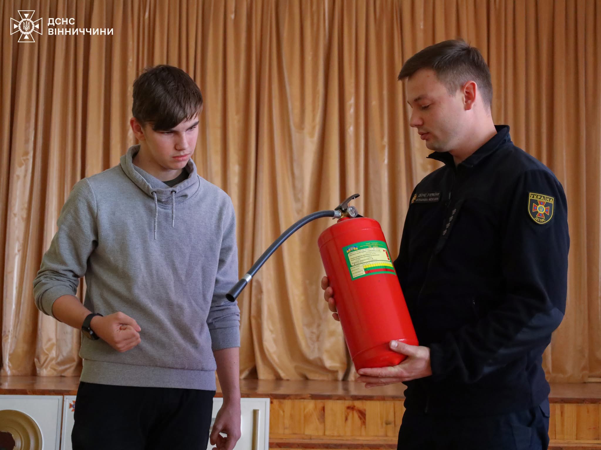 Безпека — понад усе: рятувальники навчають учнів області правилам дій у надзвичайних ситуаціях