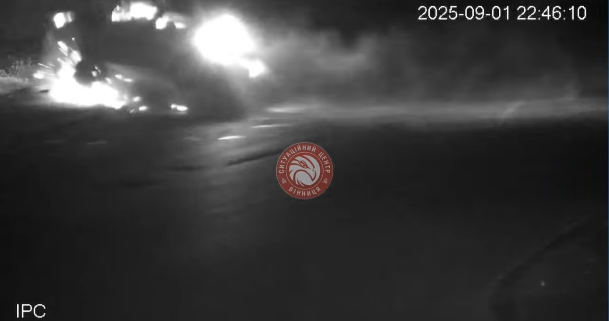 Нетверезий водій перекинув авто на перехресті у Вінниці