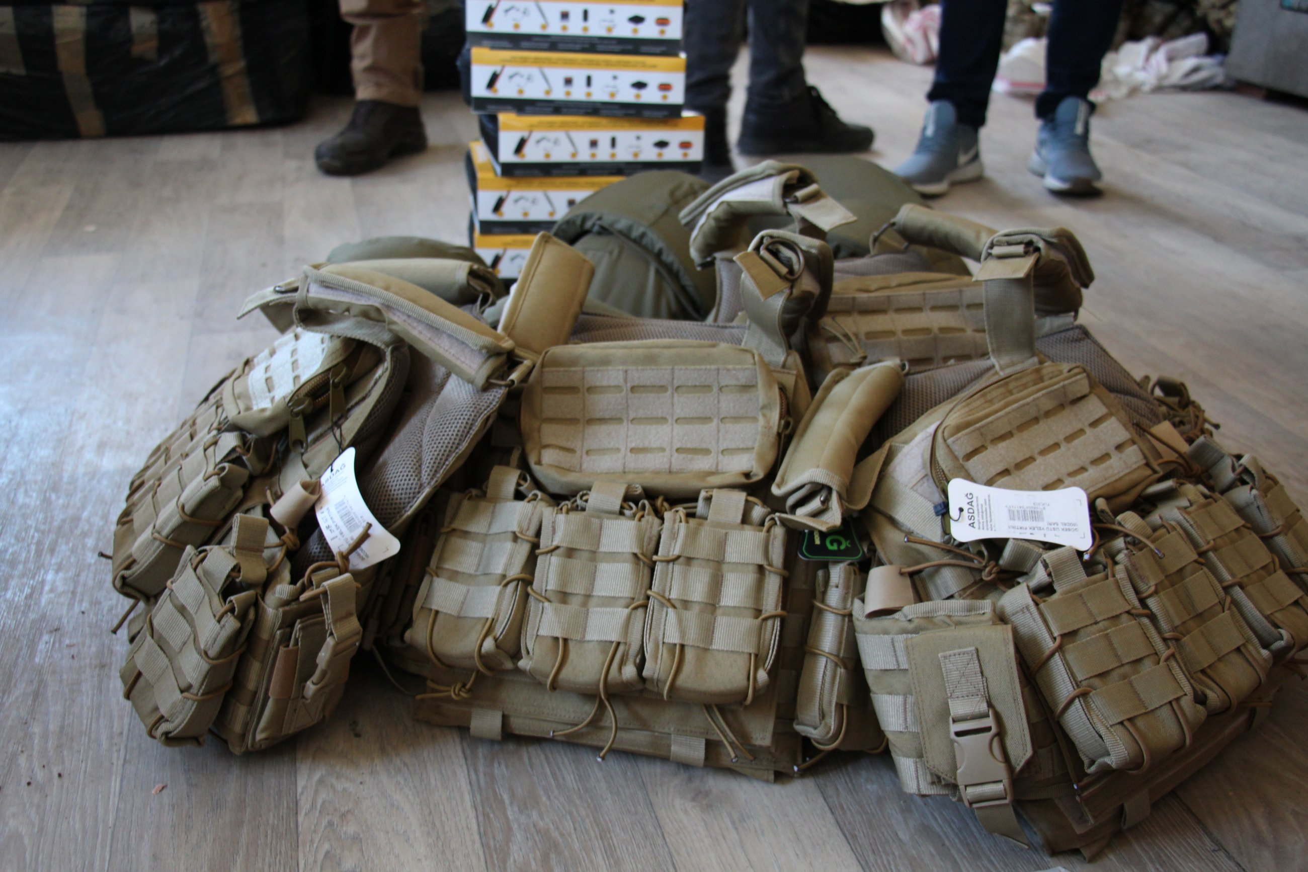 Волонтери привезли на Вінниччину бронежилети та військову амуніцію майже на 300 тисяч доларів (ФОТО) 