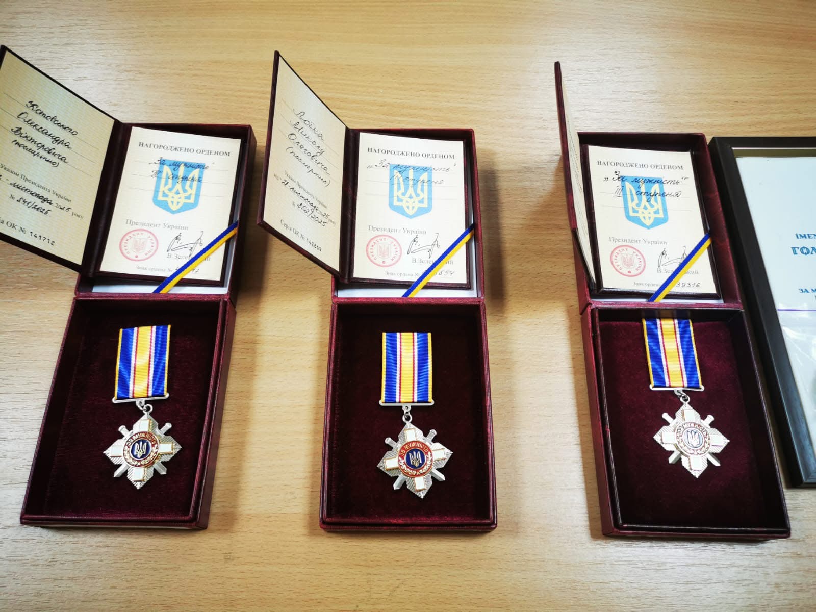 У Хмільницькому районі вручили державні нагороди військовим та родинам полеглих Захисників