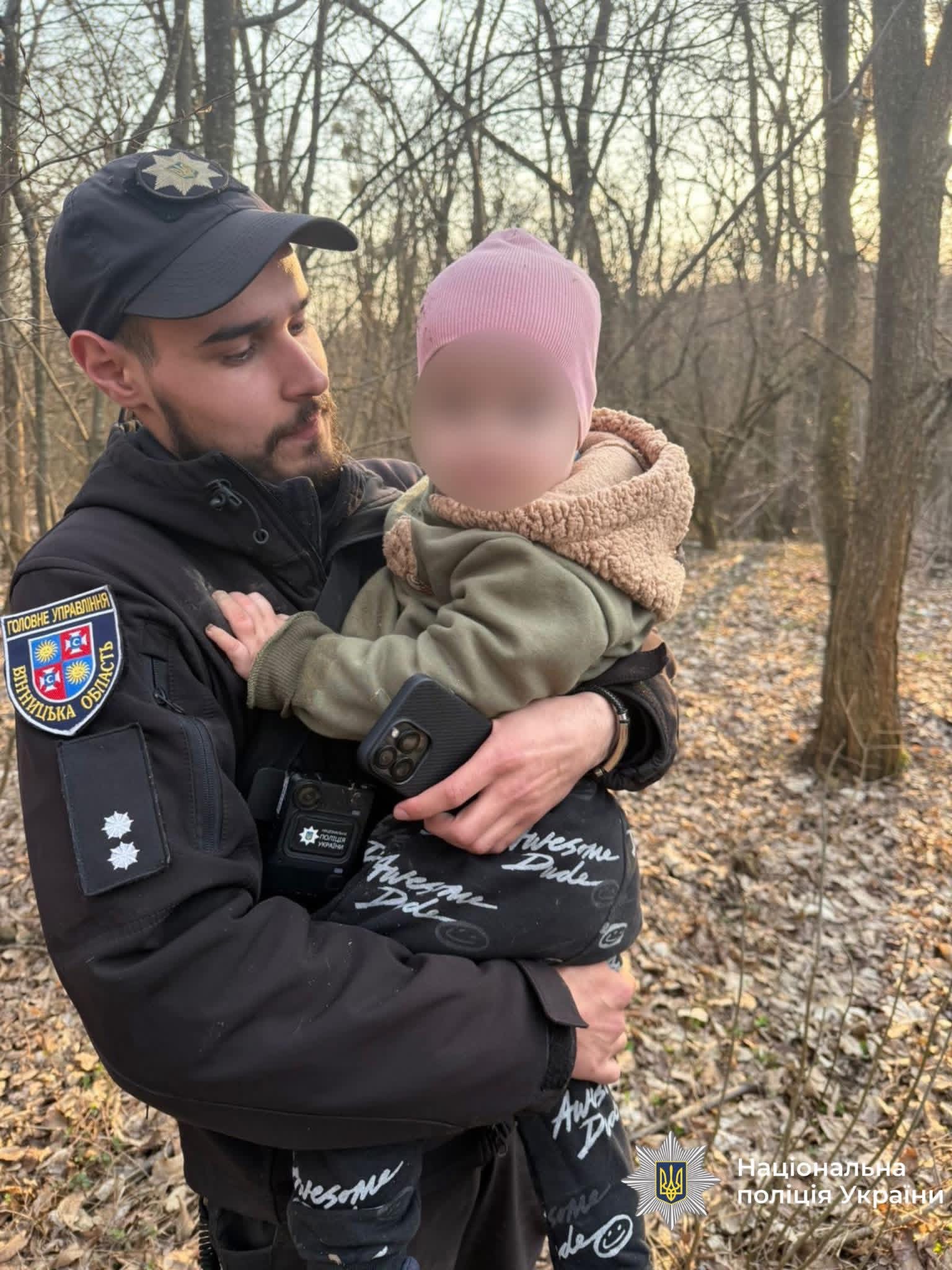 На Вінниччині поліцейський за пів години розшукав загубленого дворічного хлопчика