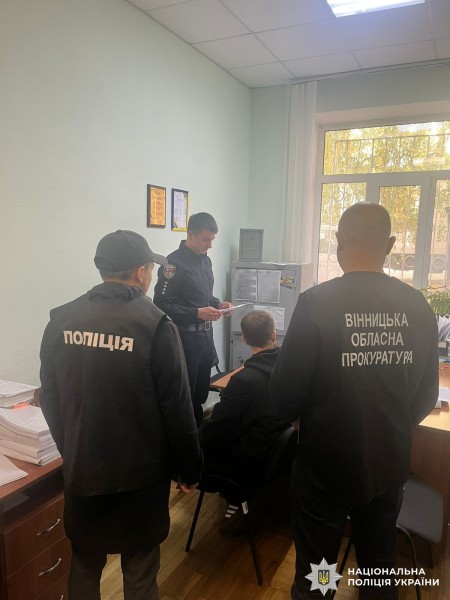 Посадовця з Вінниччини підозрюють у завищенні цін на генератори: бюджетні збитки — понад 350 тисяч гривень