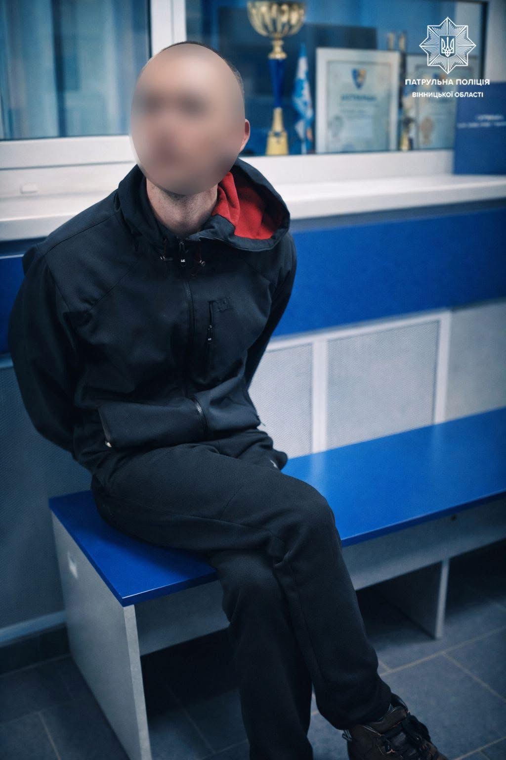 У Вінниці патрульні склали три адмінпротоколи на чоловіка за хуліганство та пияцтво