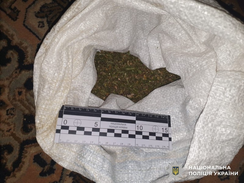 На Віннинччині затримали двох молодиків за торгівлю наркотиками