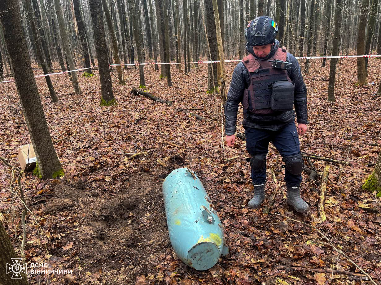 На Вінниччині бійці ДСНС знищили бойову частину ракети