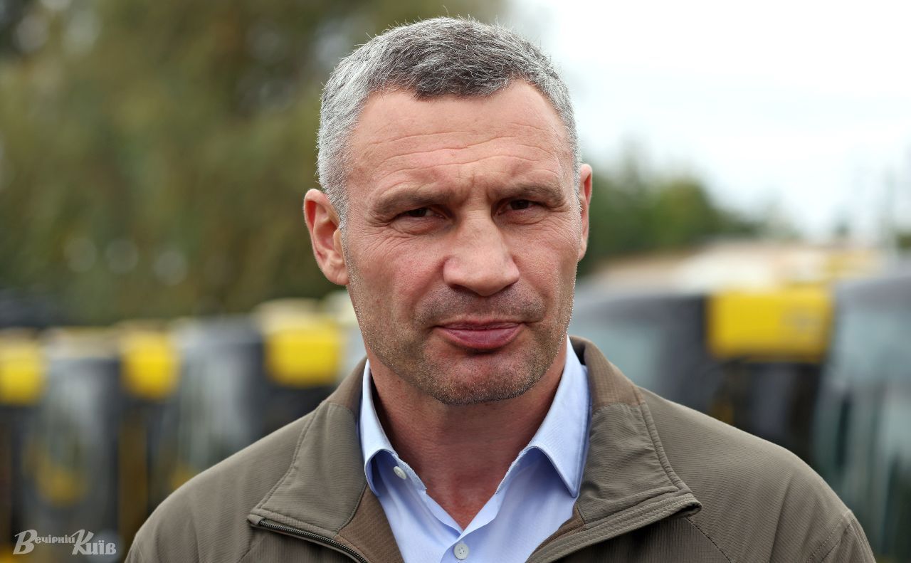 Київ оперативно відправляє на підтоплену Херсонщину плавзасоби та їжу для постраждалих, - Кличко