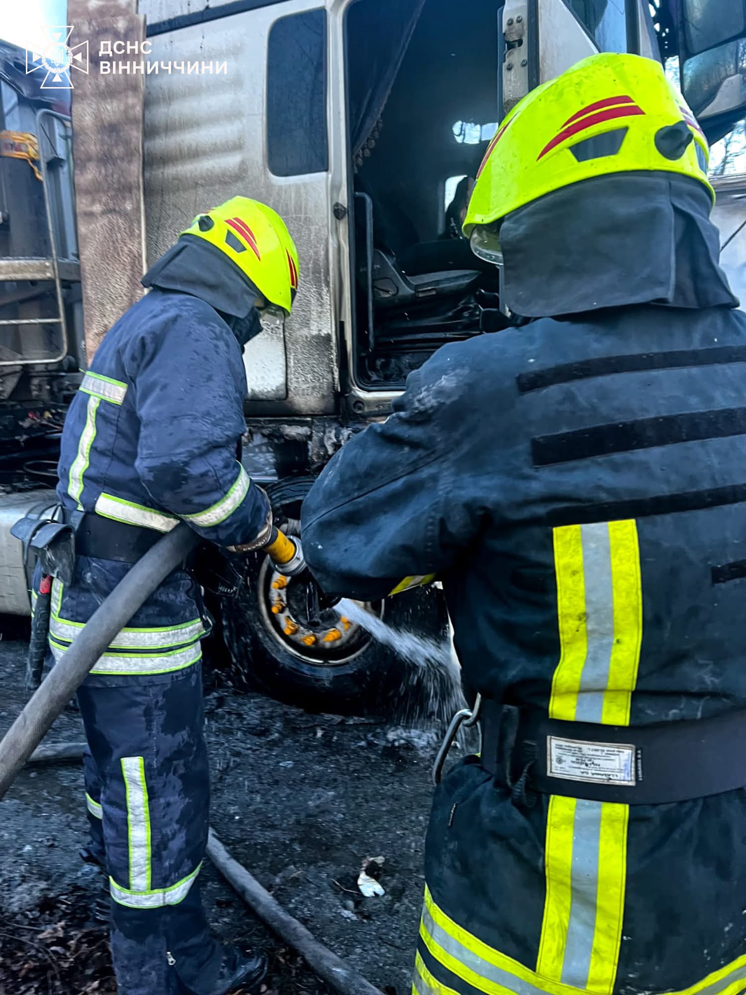  На Вінниччині загорілися дві вантажівки: обійшлося без постраждалих
