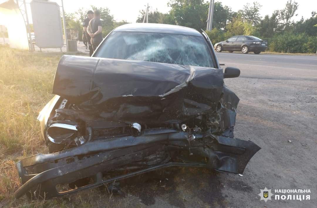 У Гнівані на Вінниччині зіштовхнулись ВАЗ та Volkswagen. Три людини госпіталізовано