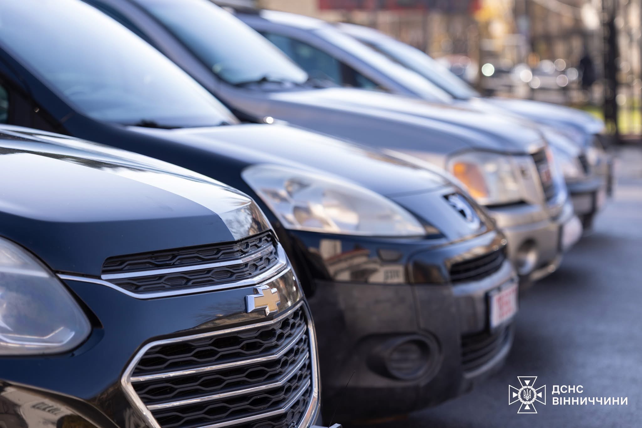 Вінницькі рятувальники отримали п’ять автомобілів від партнерів із Литви