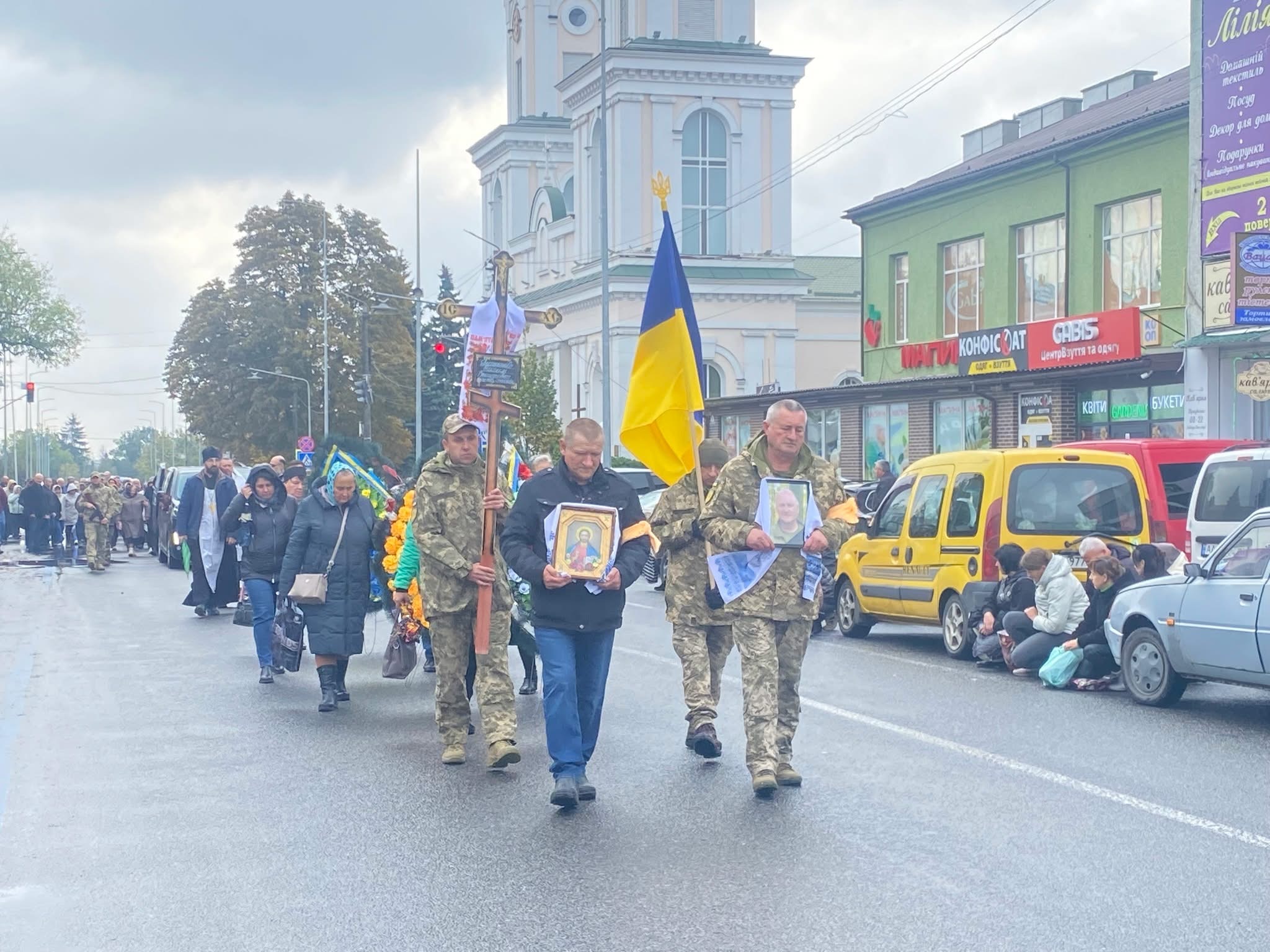 Немирівська громада прощалася з Героєм Василем Писаренком