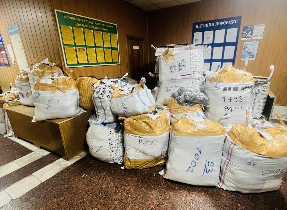 Під виглядом гуманітарної допомоги на Вінниччині намагалися ввезти комерційний вантаж — митники викрили порушення