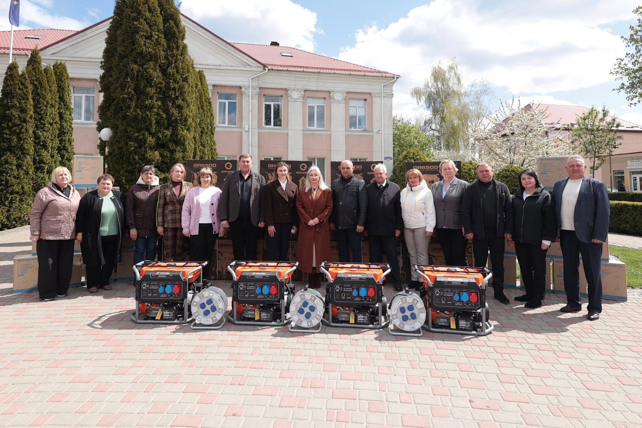 Громади Тульчинщини отримали 17 генераторів для критично важливих об’єктів
