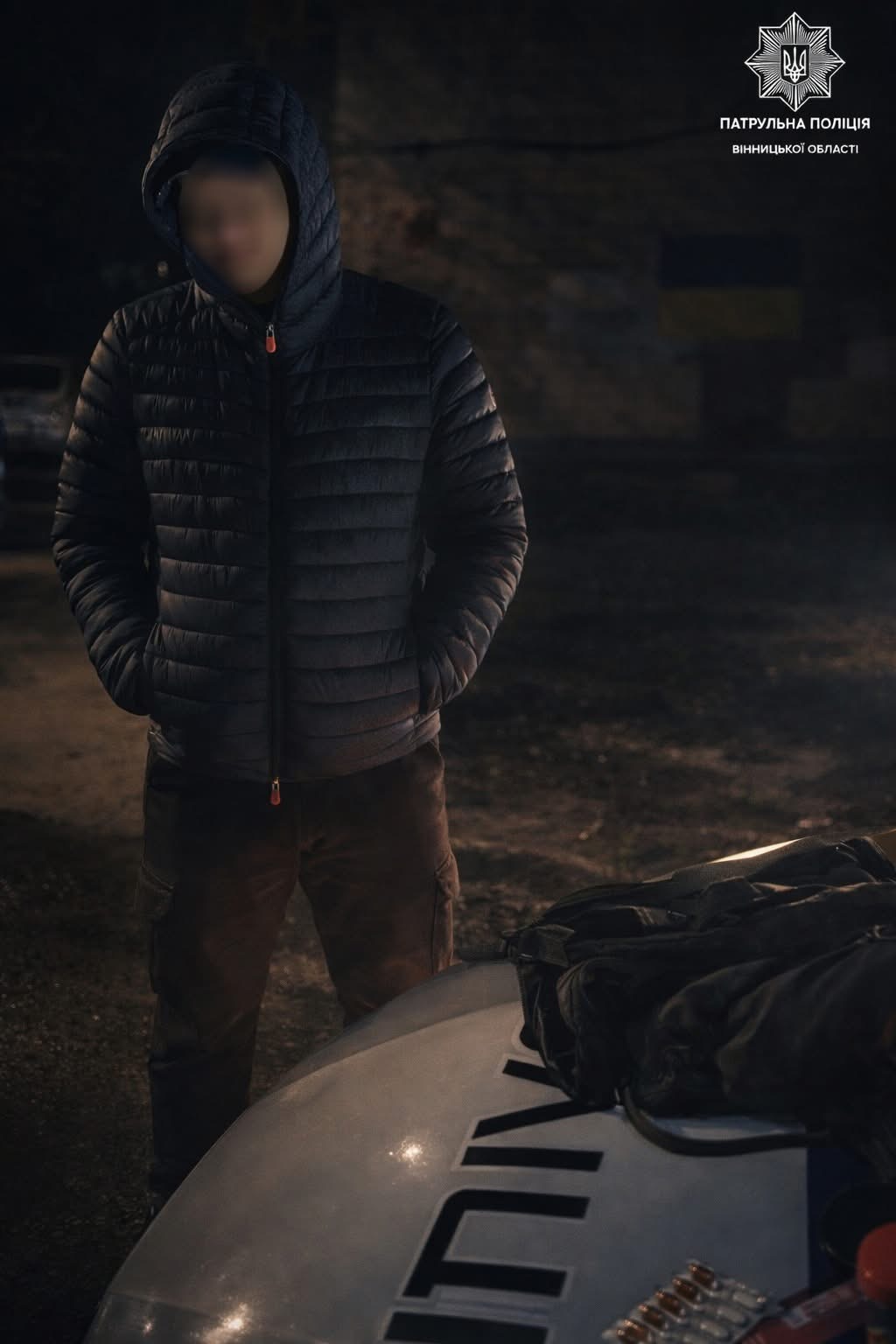 Під час комендантської години у Вінниці патрульні виявили в чоловіка речовину, схожу на наркотичну