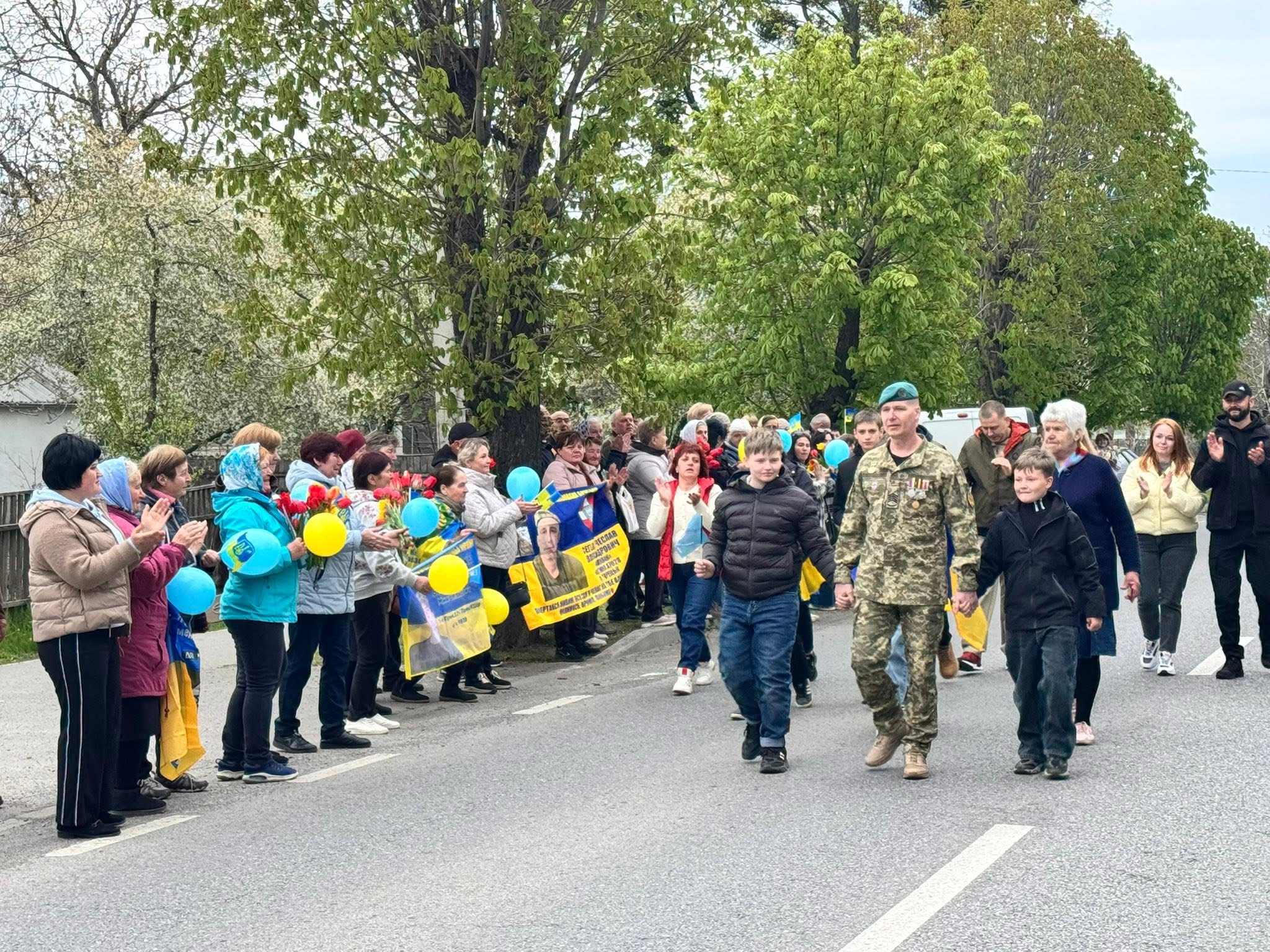 Після майже чотирьох років полону Брацлавська громада зустріла свого Героя Руслана Басовського