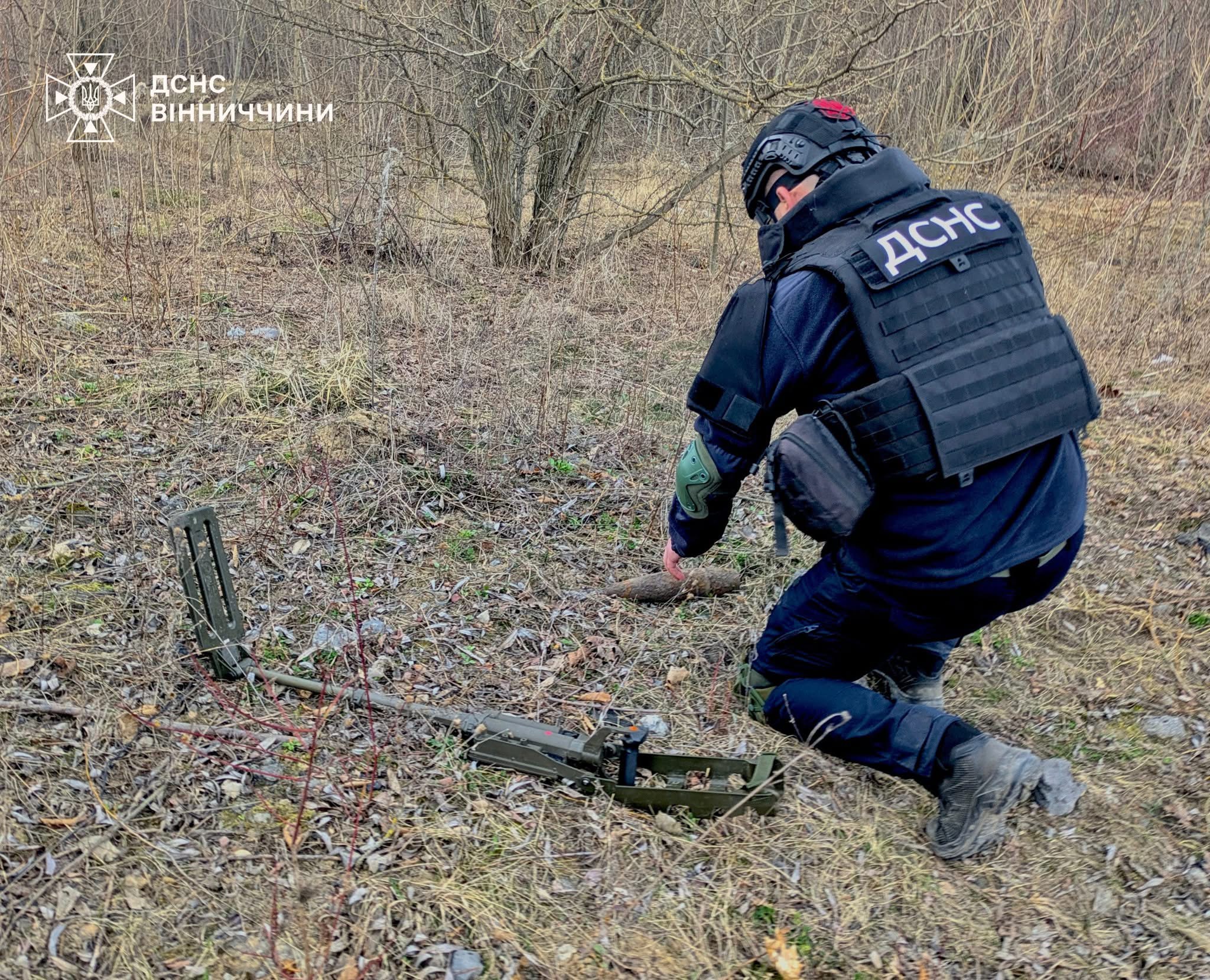 Небезпечна знахідка: на Вінниччині знешкодили снаряд часів минулих війн