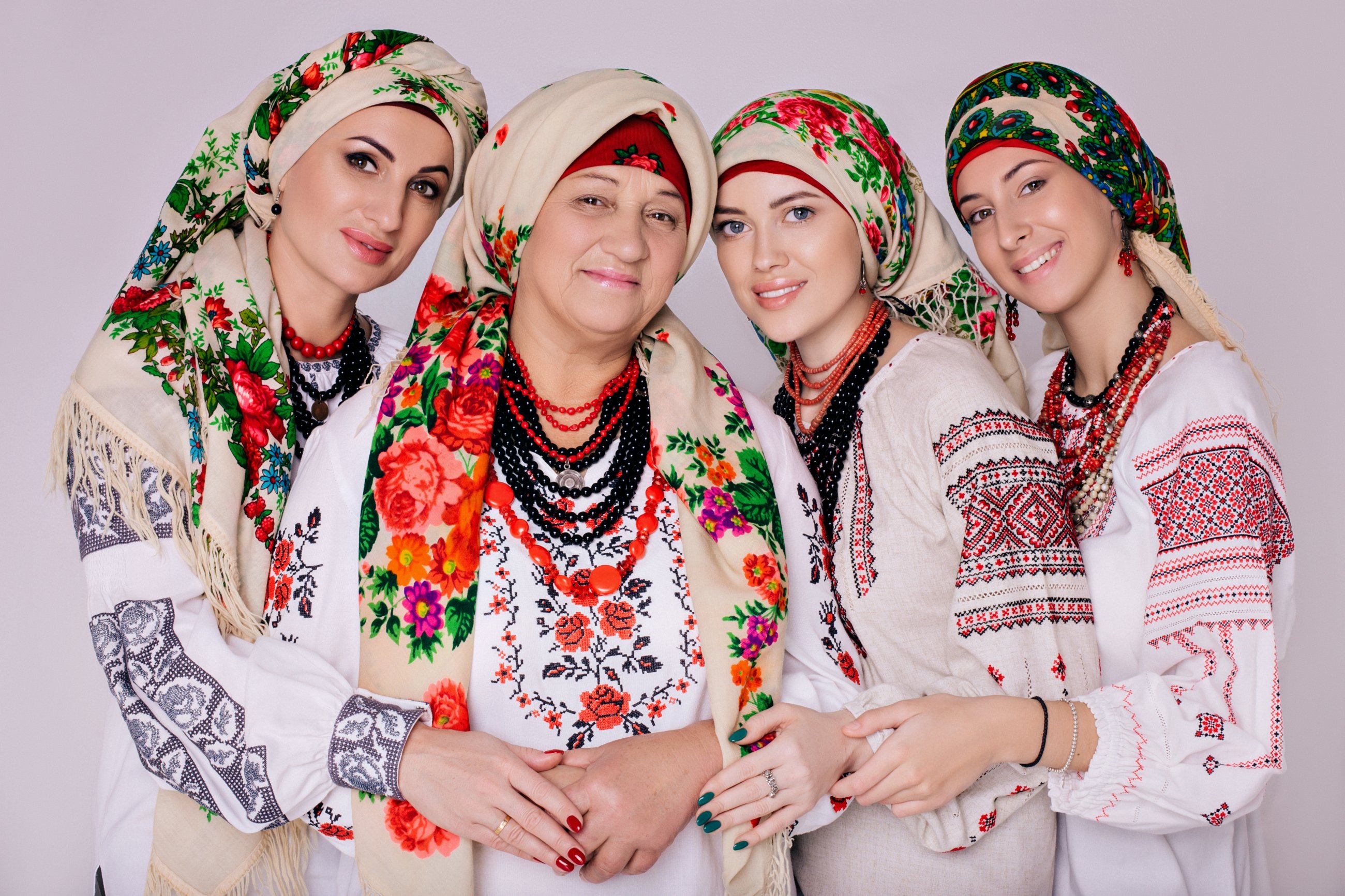 7-го грудня Всесвітній День Української Хустки