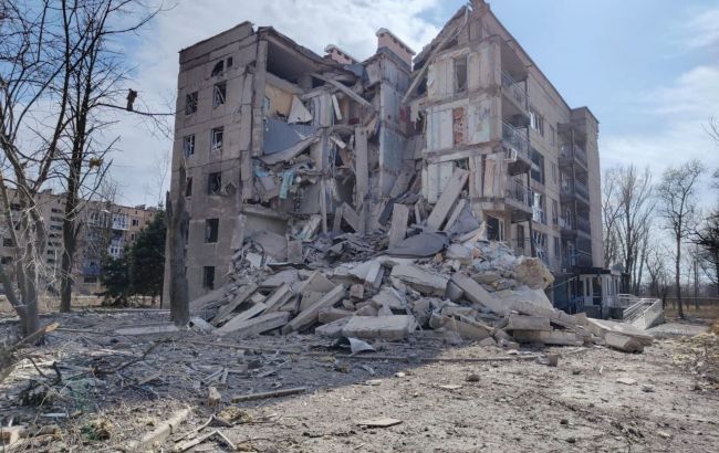 Окупaнти обстріляли Aвдіївку: рaкети влучили в суд тa готель 