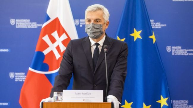 Словаччина вислала з країни трьох російських дипломатів