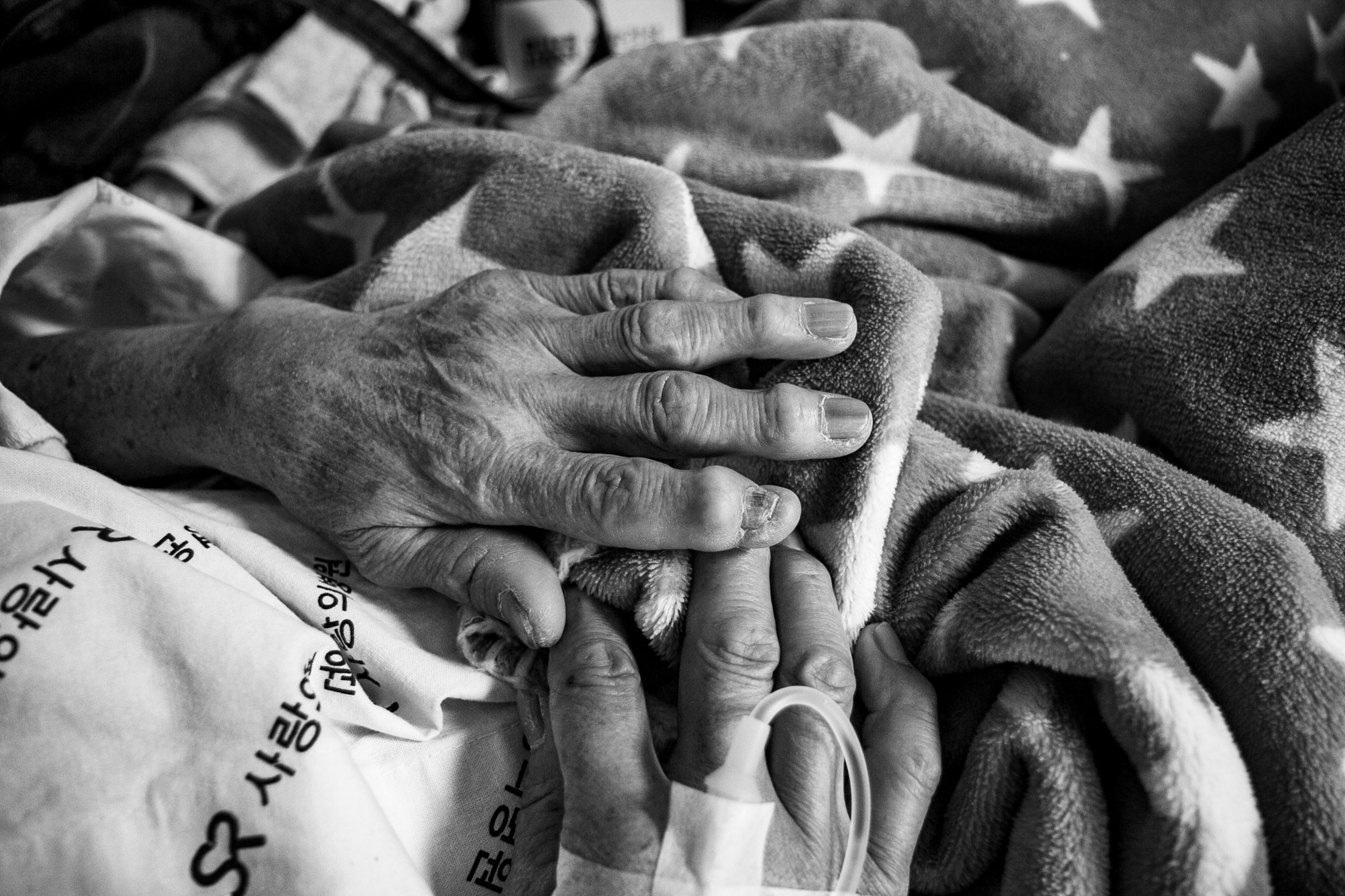 В Іспанії після щеплення вакциною Pfizer коронавірусом заразилися всі 78 жителів будинку престарілих, сім з них померли