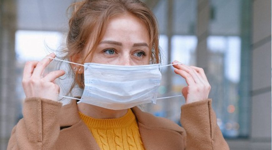 ВООЗ наголошує на вакцинації та масках  