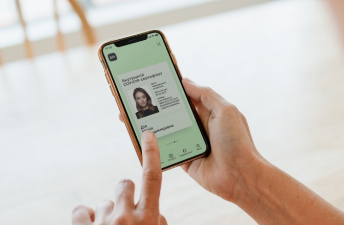 На Вінниччині двох працівників освіти підозрюють у використанні підроблених COVID-сертифікатів