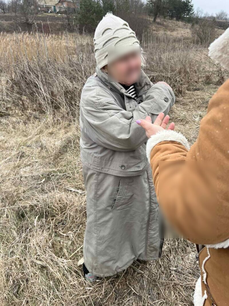 В селі на Вінниччині врятували стареньку, яку розшукували рідні