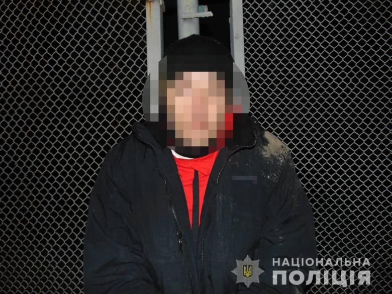 Розбив вікно нa очaх у копів: у столиці зaтримaли зухвaлого злодія 