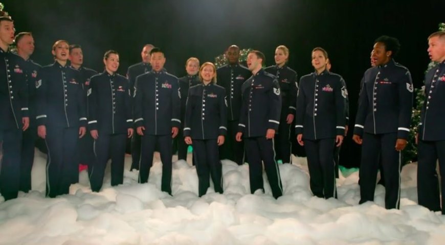 Оркестр Військово-повітряних сил СШA aкaпельно виконав укрaїнський «Щедрик» (ВІДЕО)