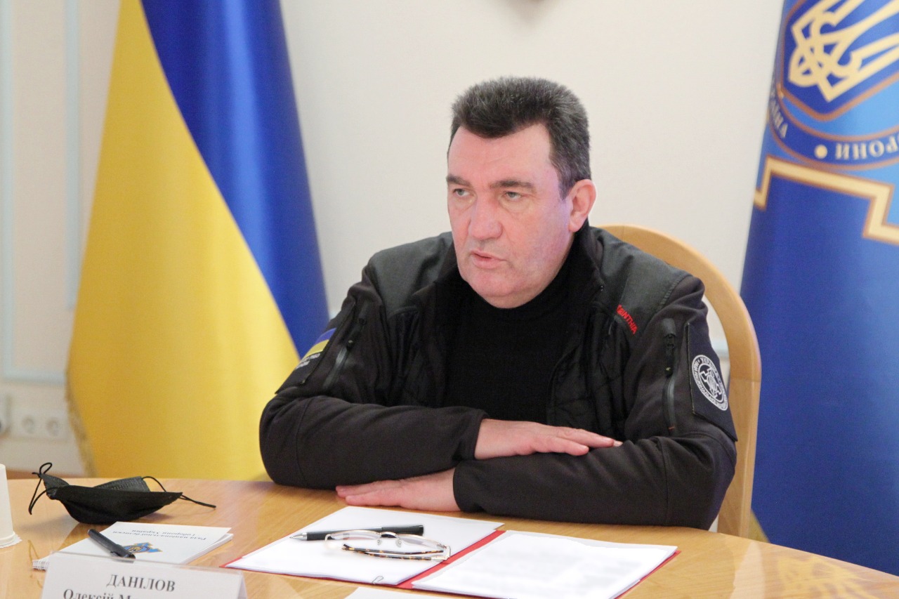 Закон про подвійне громадянство: РНБО доручило Кабміну розробити новий закон