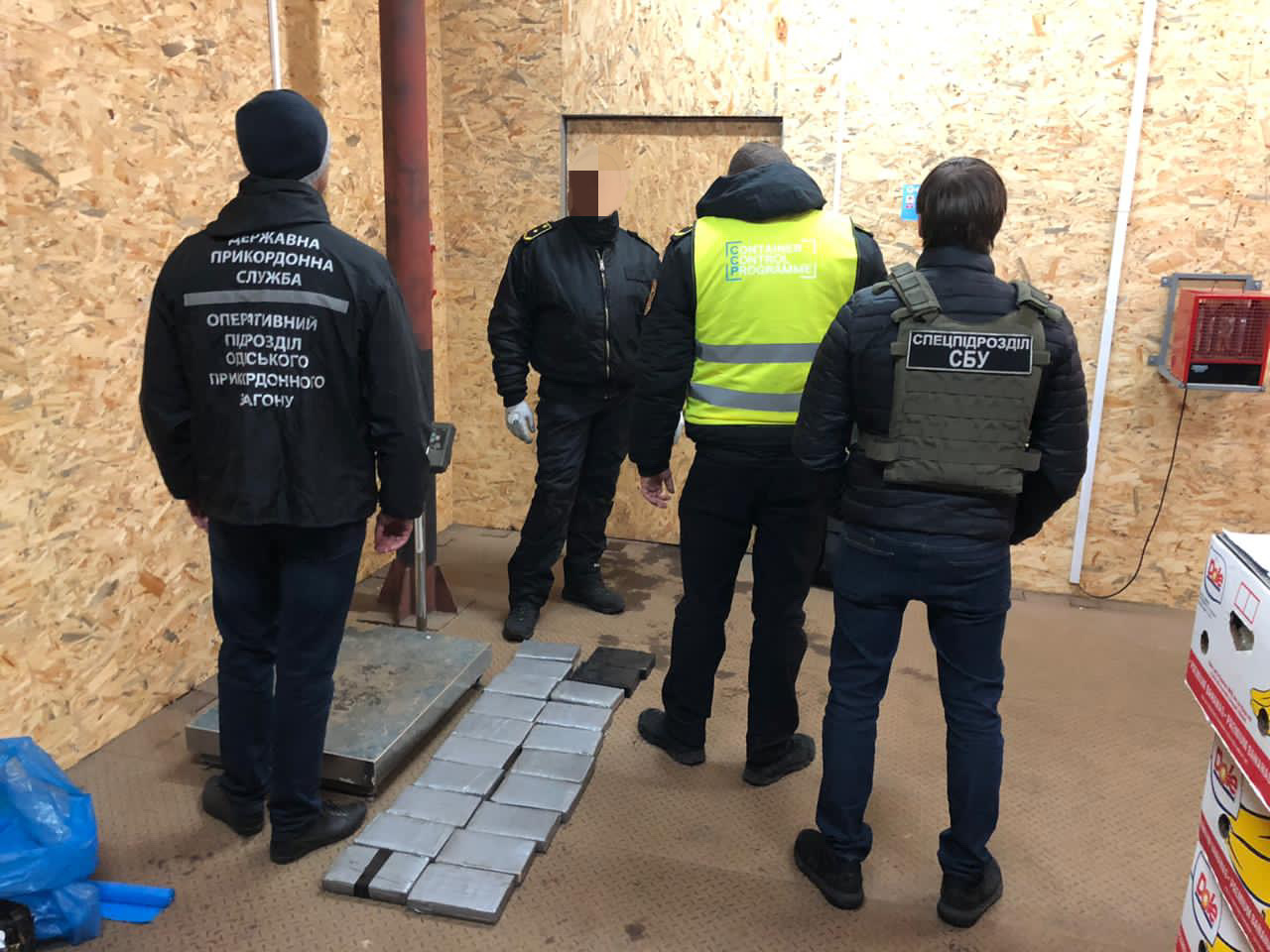   Одеські правоохоронці затримали партію кокаїну на 4 мільйони доларів (ФОТО, ВІДЕО)